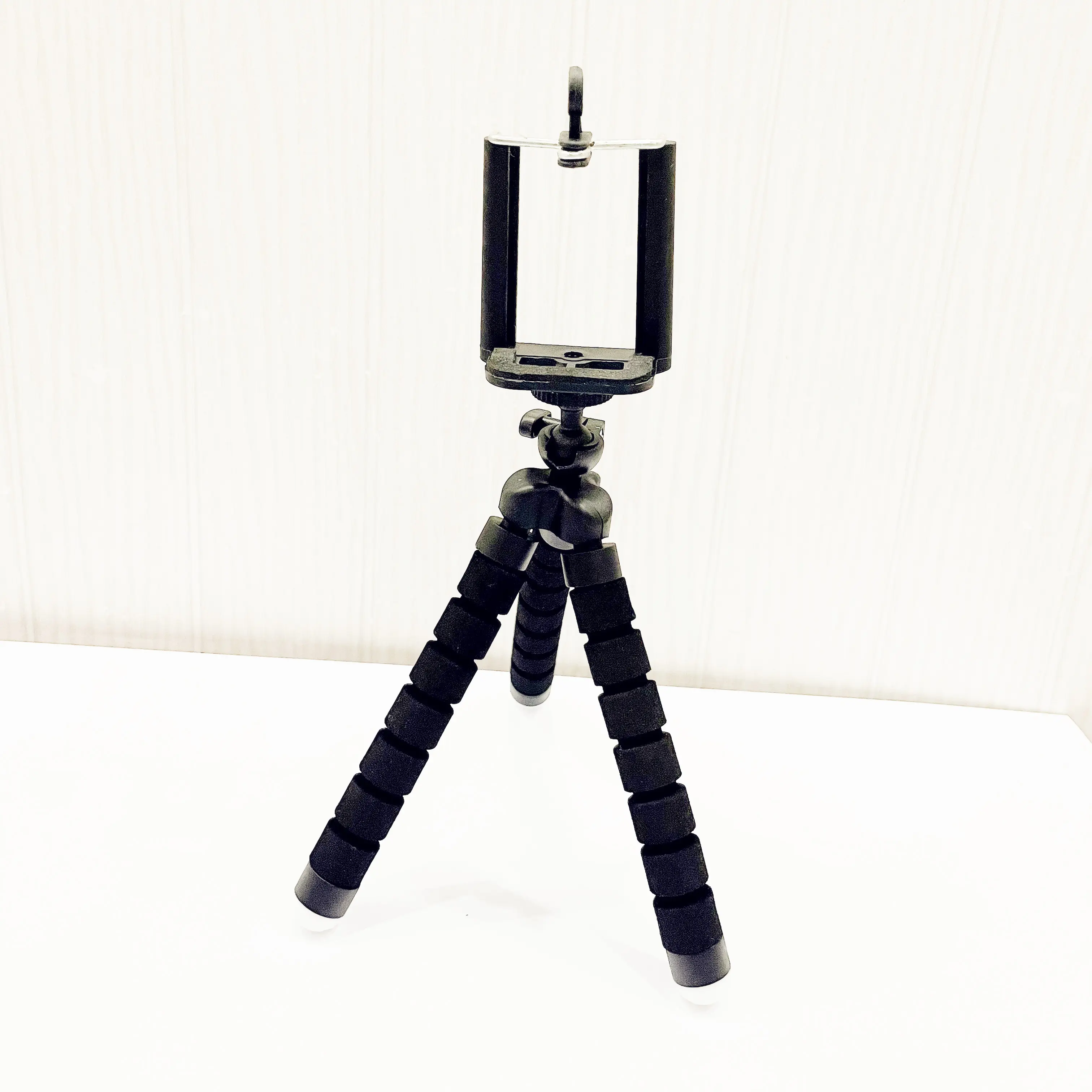 Tripods For Phone Mobile Camera Holder Clip Smartphone Monopod Tripe Stand Octopus Mini Tripod Stativ For Phone