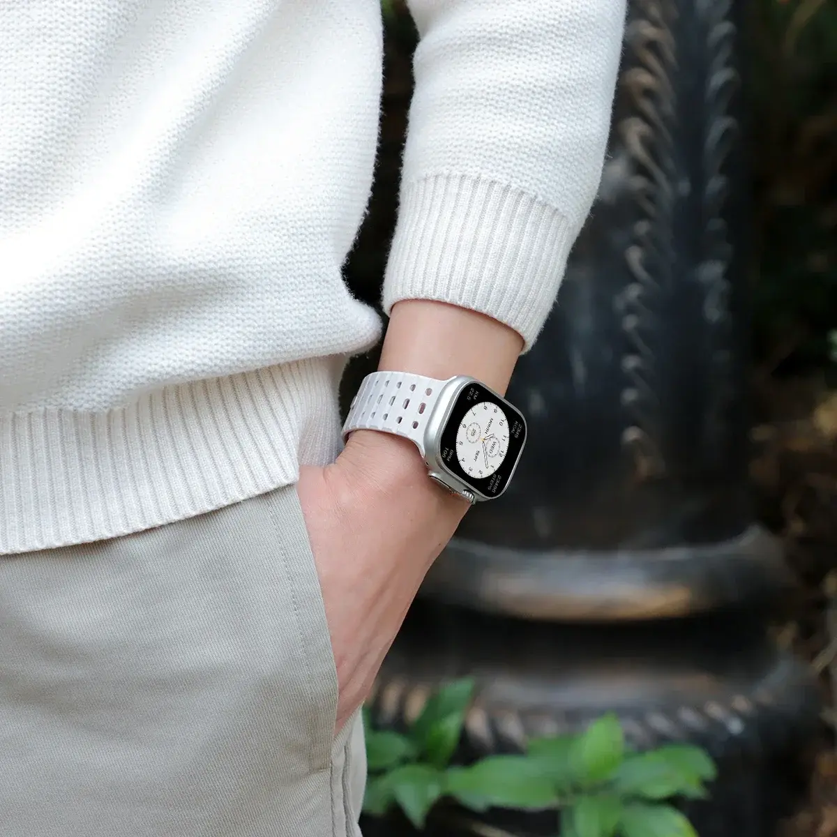 Silicone magnetic strap for Apple Watch series 38 40 41 42 44 45 49 46 sports breathable wristband iWatch s ultra s-10 9 8 7 6 5