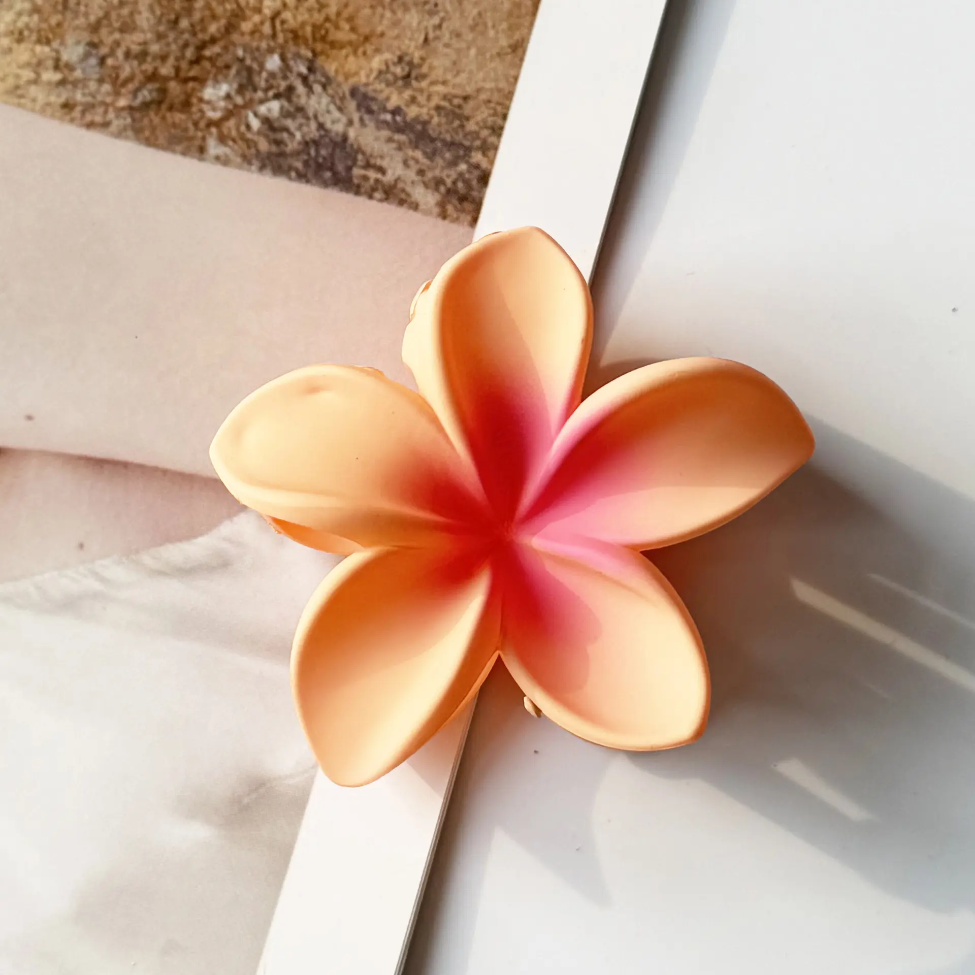 Korean Gradient Flower Hair Claw Clip For Women Hair Clip Crab Hair Claws Ponytail Hairpins Bath Barrette Headwear Accessories