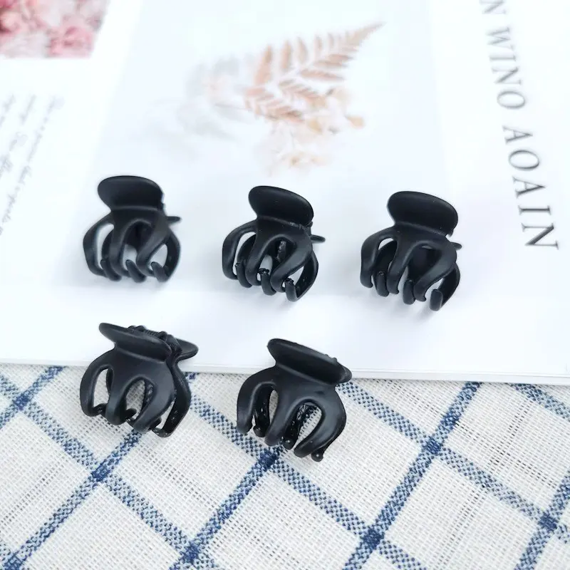 Small Hair Claw Clips 5CM Ponytail Hair Clip Solid Color Hairpin Simple Headdress Fashion Women Girls Headwear Accessories