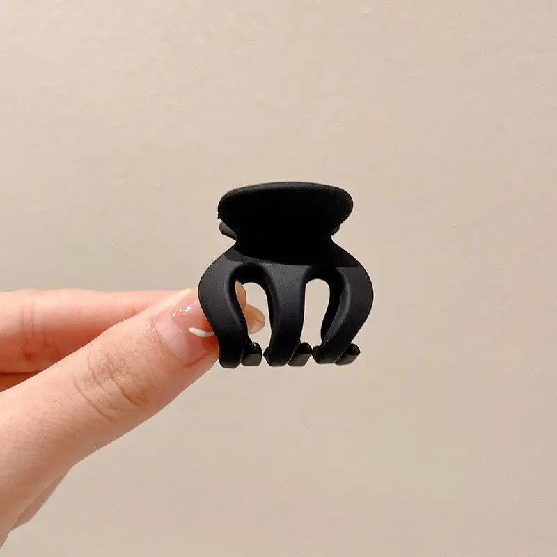 Small Hair Claw Clips 5CM Ponytail Hair Clip Solid Color Hairpin Simple Headdress Fashion Women Girls Headwear Accessories