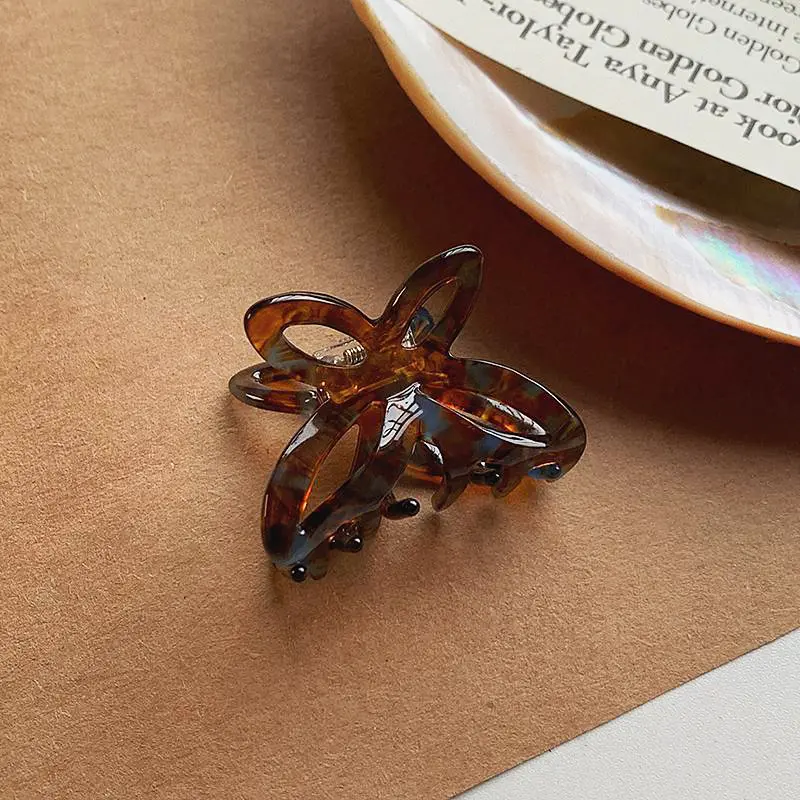 New Butterfly Hair Clips Women Retro French Personality Jelly Hairpin Plastic Green Hair Claw Ladies Hairgrips Hair Accessories