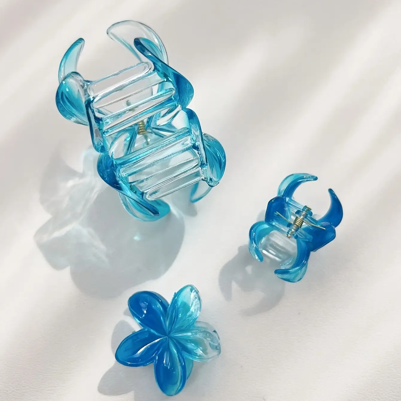 3Pcs/Set Tropical Frangipani Hair Claw Clips Glossy Ombre Translucent Aqua Blue Boho Beach Elegant Hair Accessories for Women