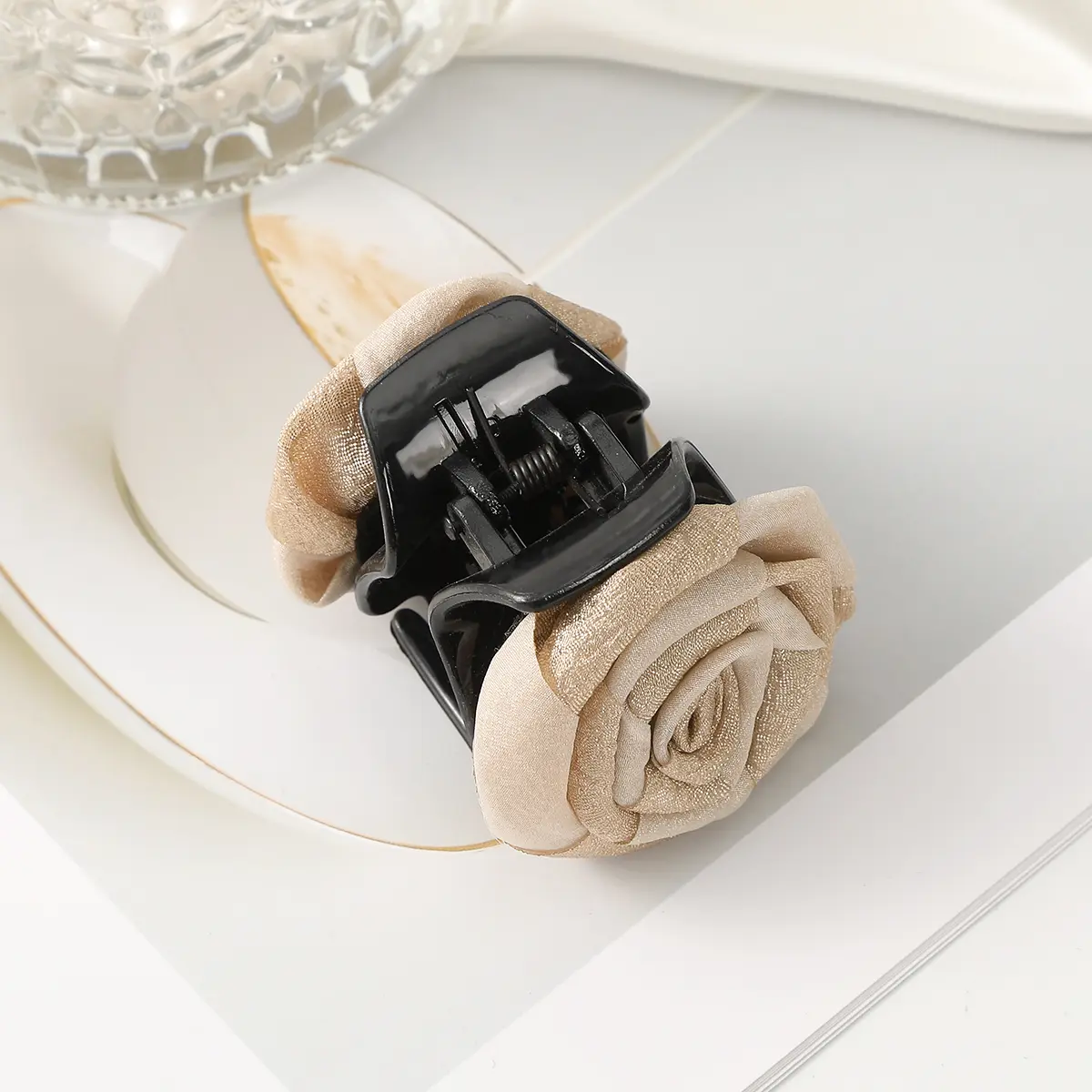 AWAYTR Linen Flowers Hair Claws Farbic Ponytail Hair Clips Crab For Women Girl Gift Hair Accessories Valentine Headwear
