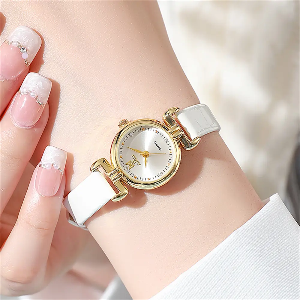 Ladies 2025 New Fashion Small Simple Diamonds Business Quartz Watch Women's Green Women Dress Clock Luxury Gift Wristwatch