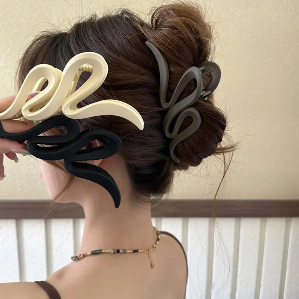 13cm Acrylic Hair Clips For Women Hairpin Matte Wave Hair Claw Clip Hair Accessories Girls Headwear 4 Colors New