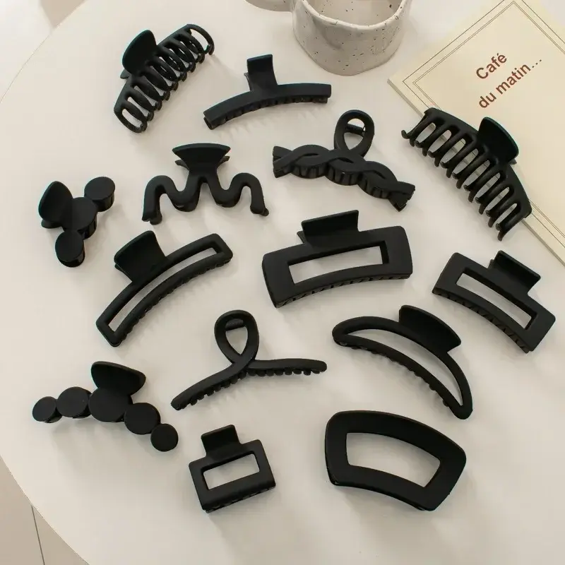 Korean Style Black Large Hair Claws Elegant Acrylic Hairpins Barrette Crab Hair Clips Headwear for Women Girls Hair Accessories