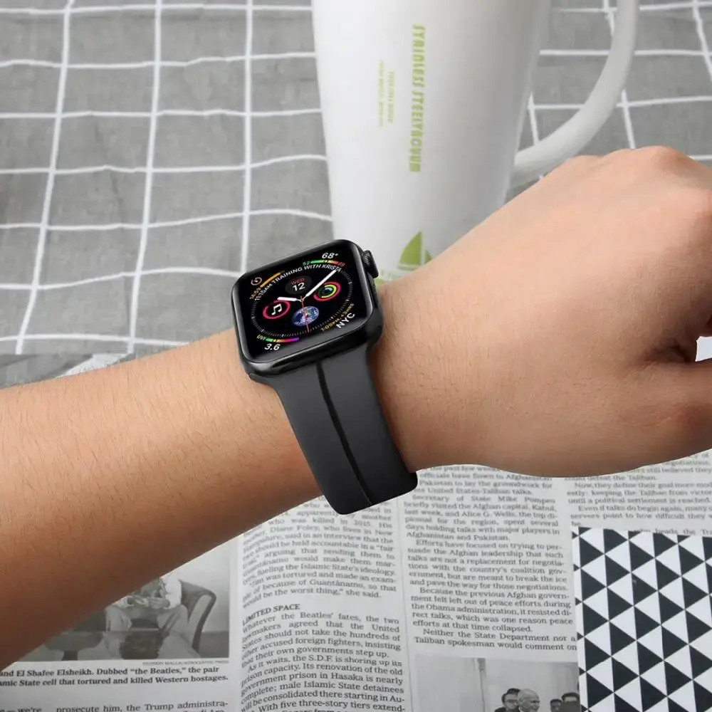 Silicone Magnetic Strap Bracelet For Apple watch ultra2 band 44mm 45mm 49mm 40mm 41mm 42mm 38mm iWatch Series 7 8 9 se 6 5 3