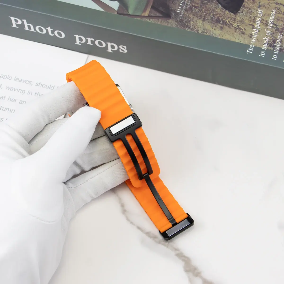 Magnetic Buckle Strap For Apple Watch Band Ultra 2 49mm 45 44mm 40mm 41mm 38 42mm Silicone Bracelet iWatch Series 7 6 3 se 8 9