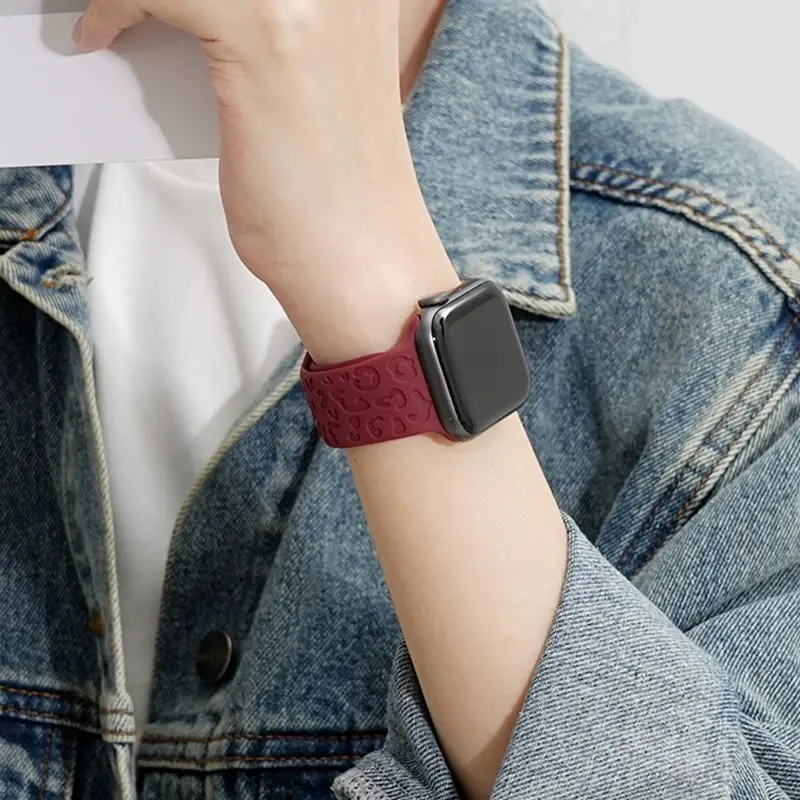 Engraved Dog Paw silicone strap for iWatch Series 9 8 7 6 5 4 3 SE Leopard Band for Apple Watch Band 40 42 44 45 49mm bracelet