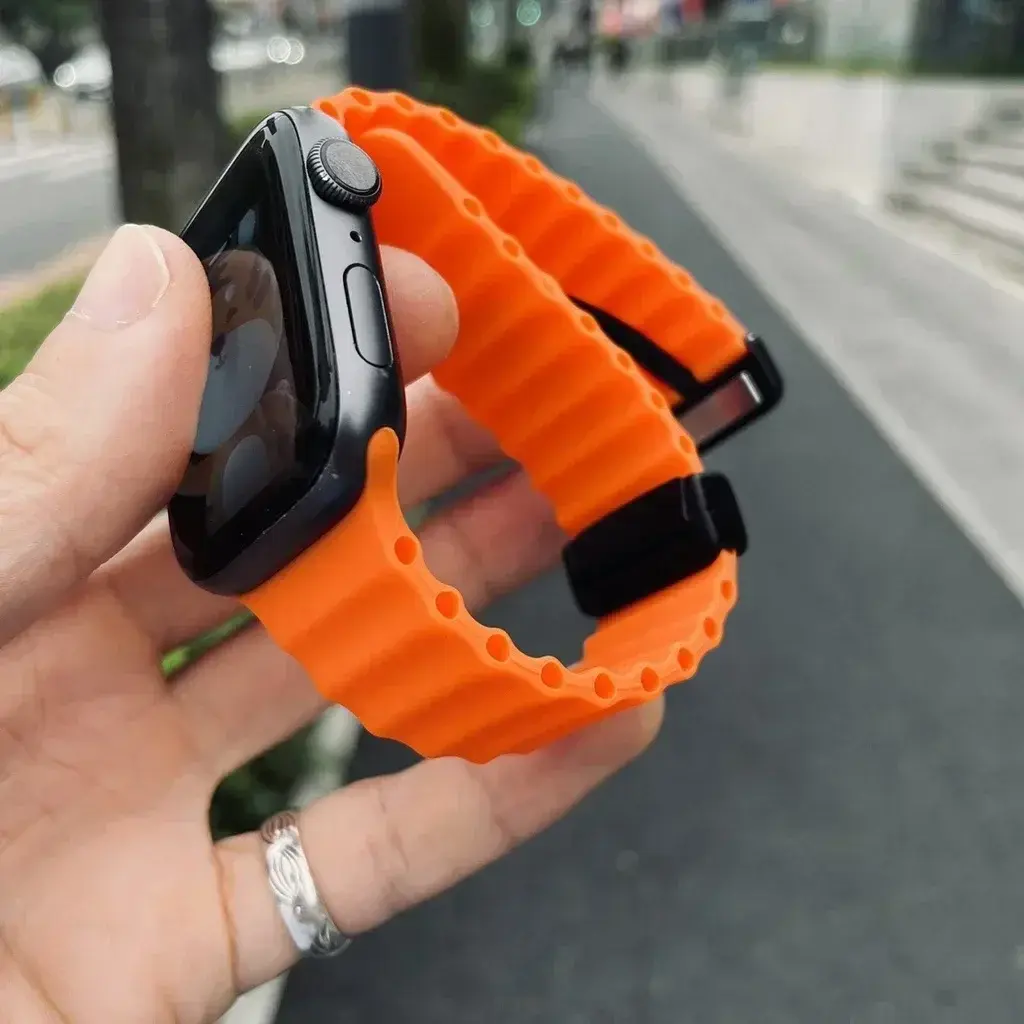 Magnetic Buckle Strap For Apple Watch Band Ultra 2 49mm 45mm 44mm 40mm 41mm 38 42mm Silicone Bracelet iWatch Series 7 6 3 se 8 9