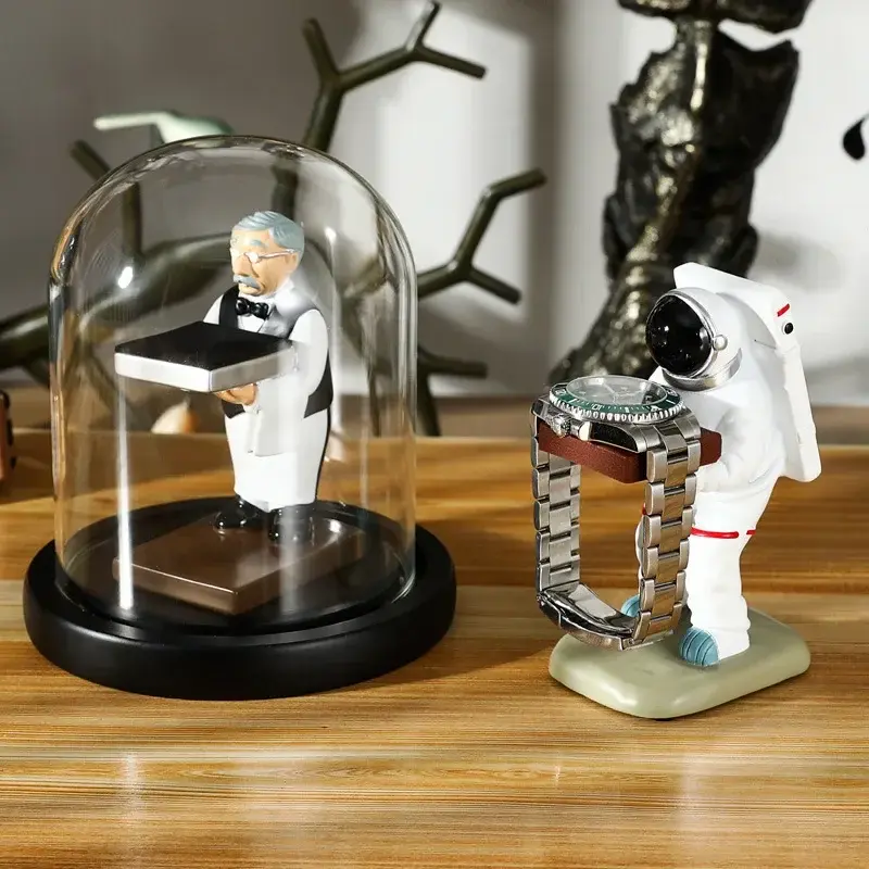 New Resin Watch Stand Individuality Astronaut Old Housekeeper Holder Watch Storage Boxes Creative Decorative Ornaments Jewelry