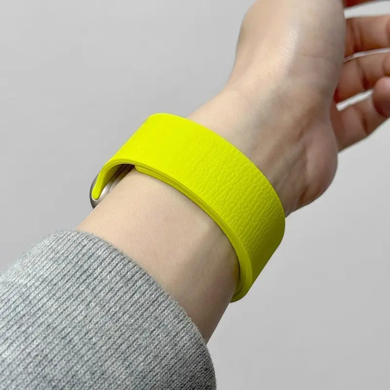Magnetic Strap for Apple Watch Band 44mm 45mm 40mm 46mm 41mm 42 mm 38 Silicone Bracelet iWatch Series 10 9 8 7 6 Se Ultra 2 49mm