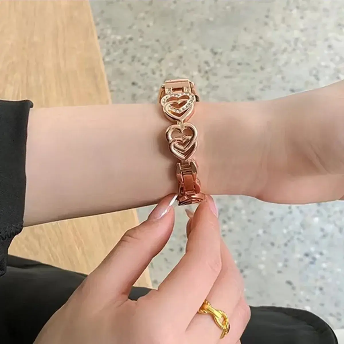 Strap For Xiaomi Mi Band 8 7 Watch Band For Mi Band 5/6/4/3 Fashion Love Heart Metal Bracelet Smartwatch Accessories
