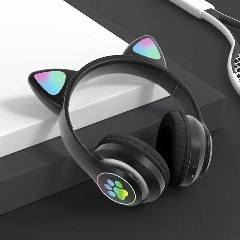 P47M Wireless Headphone Flash Light Cute Cat Bluetooth with Mic Control LED Stereo Music Helmet Phone Bluetooth Headset Gift
