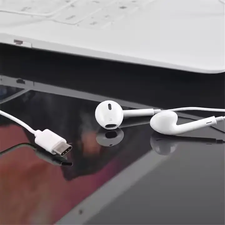 Type C USB C Headphones Earphones Wired Earbuds for iphone 15 Pro Max Samsung for Iphone for Huawei