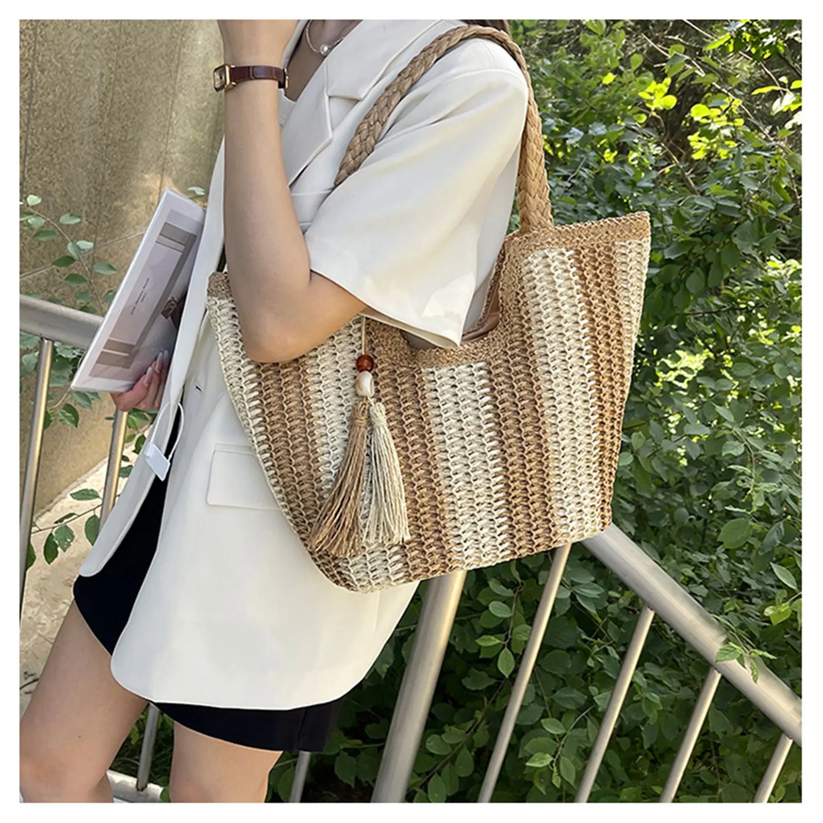 Striped Straw Beach Bag Vintage Handmade Woven Shoulder Bag Raffia Rattan Bag Bohemian Summer Travel Shoulder Bag Large Capacity