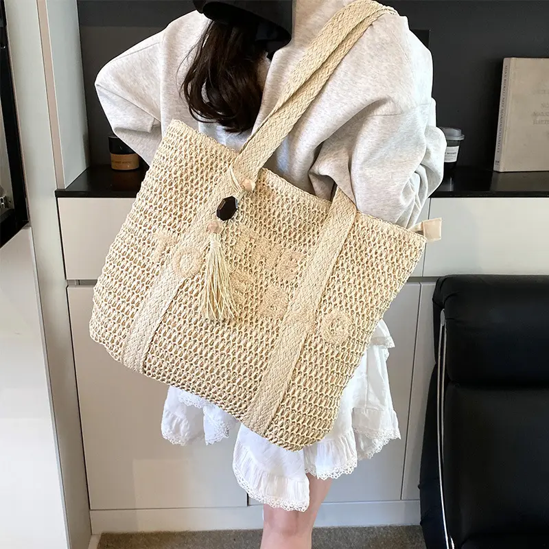 French style large capacity woven straw woven bag for women, new beach vacation shoulder bag, casual commuting tote bag