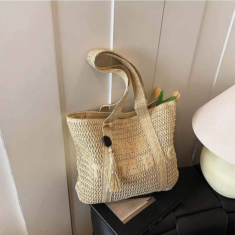 French style large capacity woven straw woven bag for women, new beach vacation shoulder bag, casual commuting tote bag