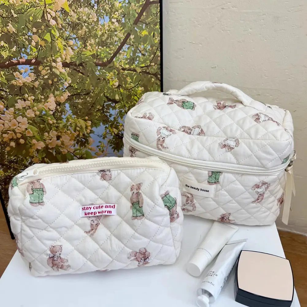 Women Quilted Makeup Bag Large Capacity Padded Cosmetic Organizer Bag Zipper Closure Girls Daily Cosmetic Bag