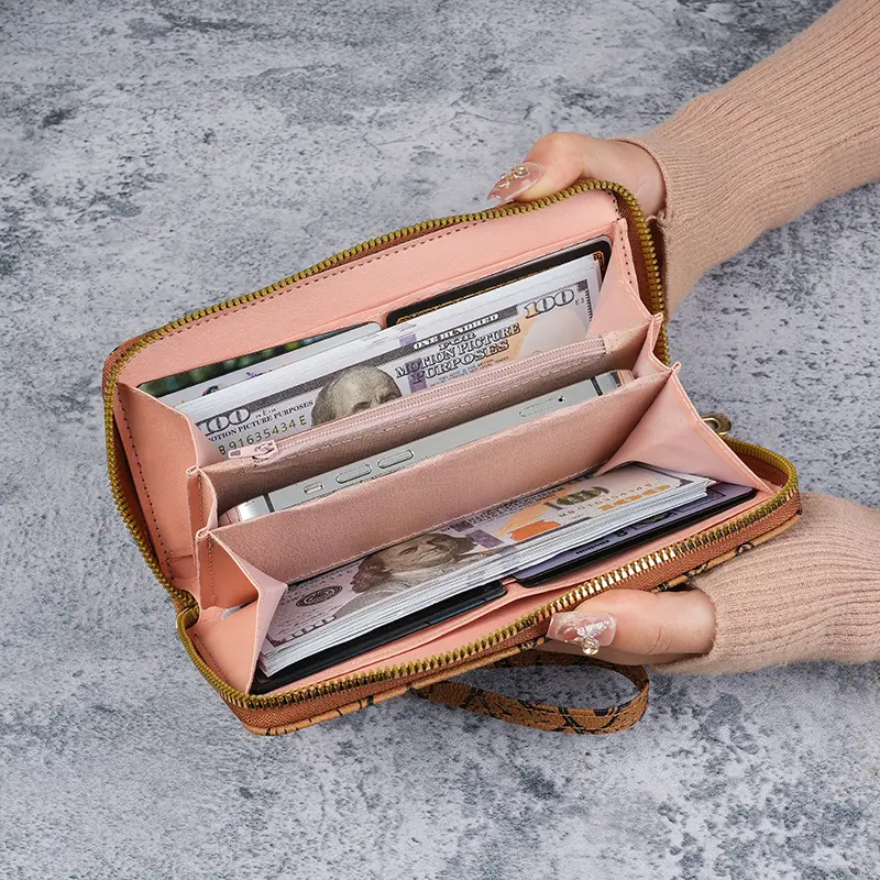 2025 New Women's Wallet Long Bear Single Zipper Handbag Fashion Card Insertion Bag Multi slot Money Clip Women's Bag