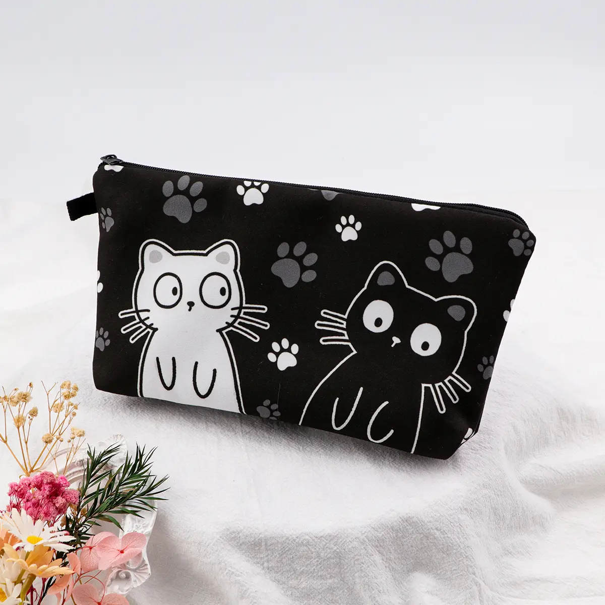 Cute Animals Cats Cosmetic Bags Portable for Women Cartoon Dogs Travel Storage Bag Lipstick Cosmetics Small Bag Organizer Case