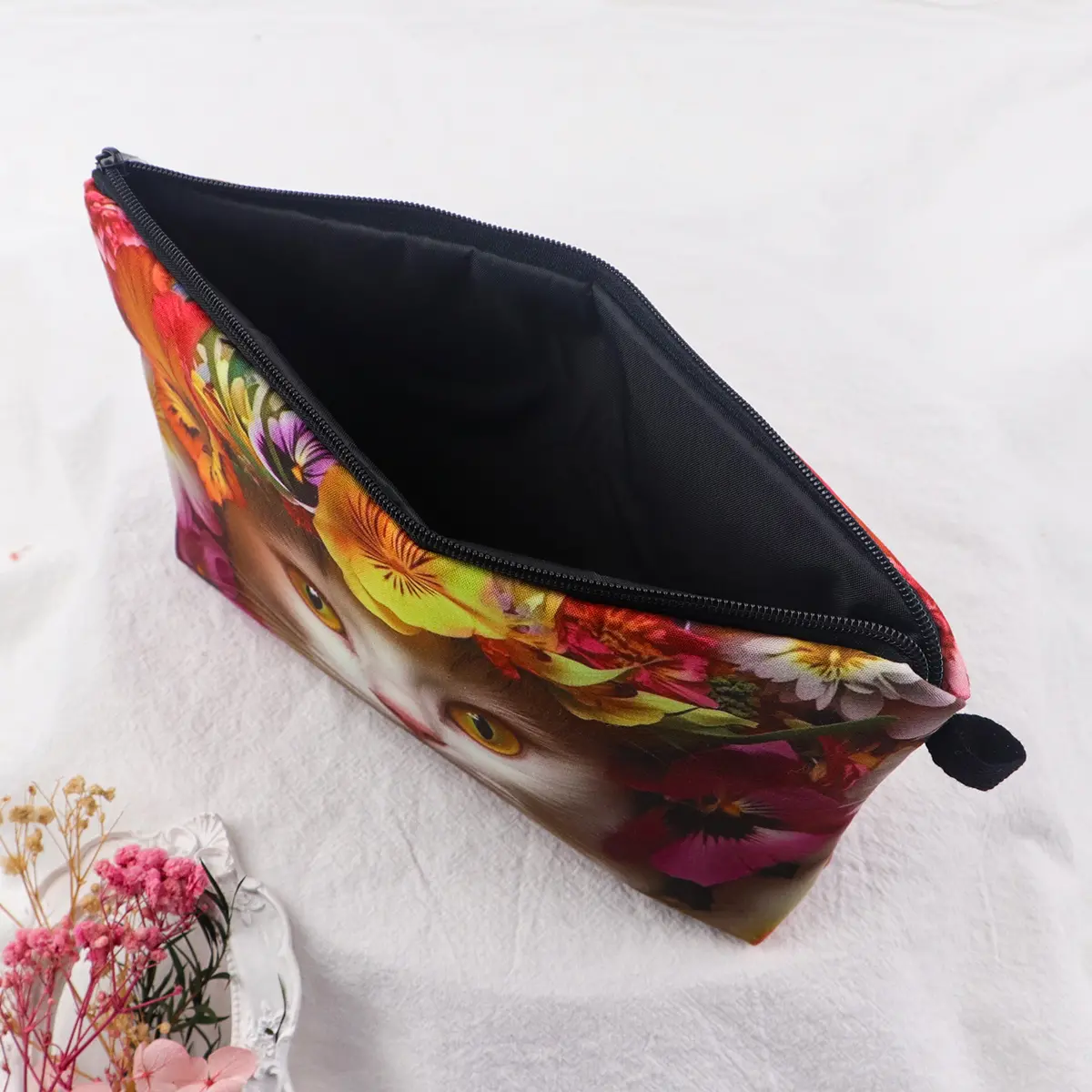 Cute Animals Cats Cosmetic Bags Portable for Women Cartoon Dogs Travel Storage Bag Lipstick Cosmetics Small Bag Organizer Case