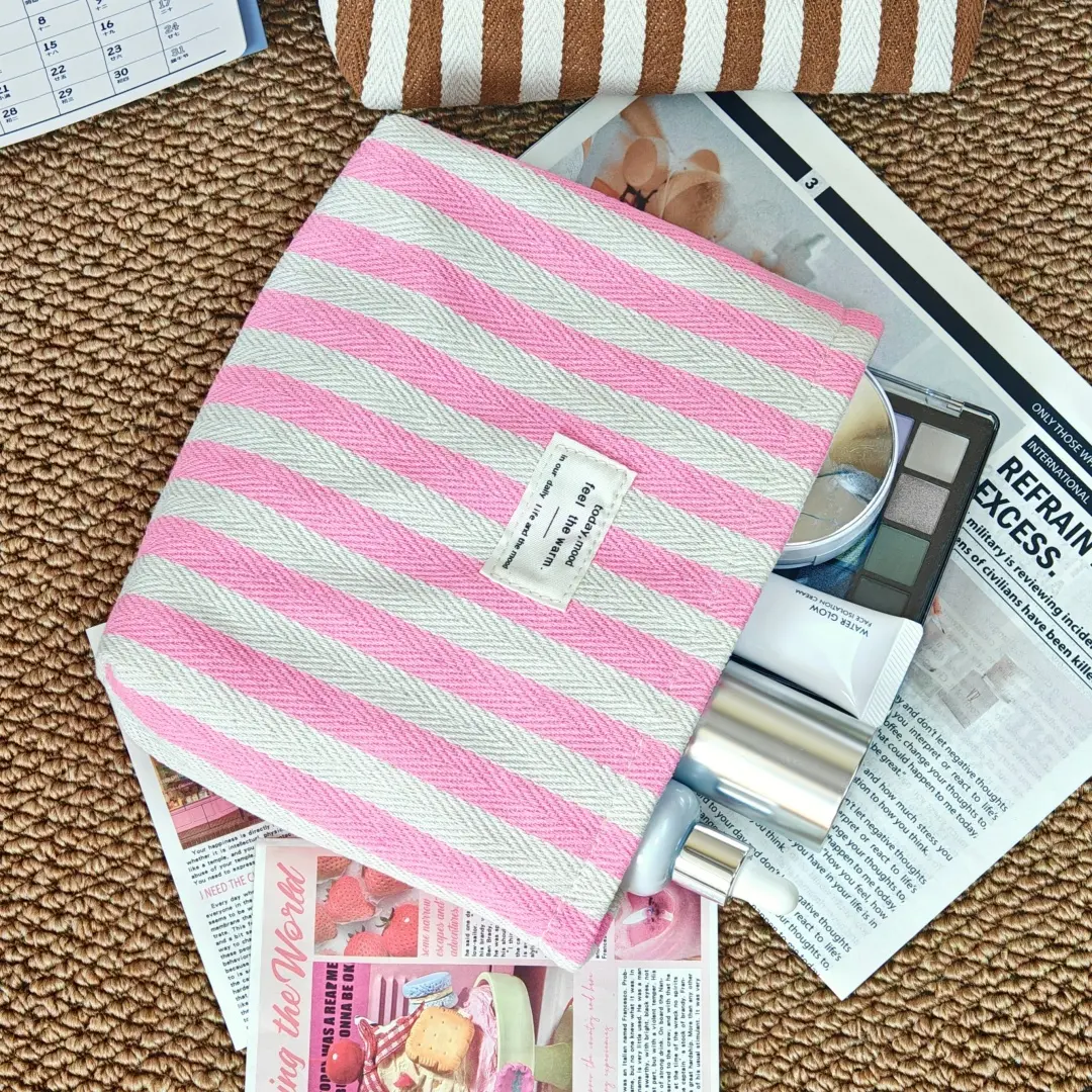 Striped fabric beauty bag makeup bag with zipper, travel-friendly, neutral wash bag, storage bag, simple and elegant makeup bag