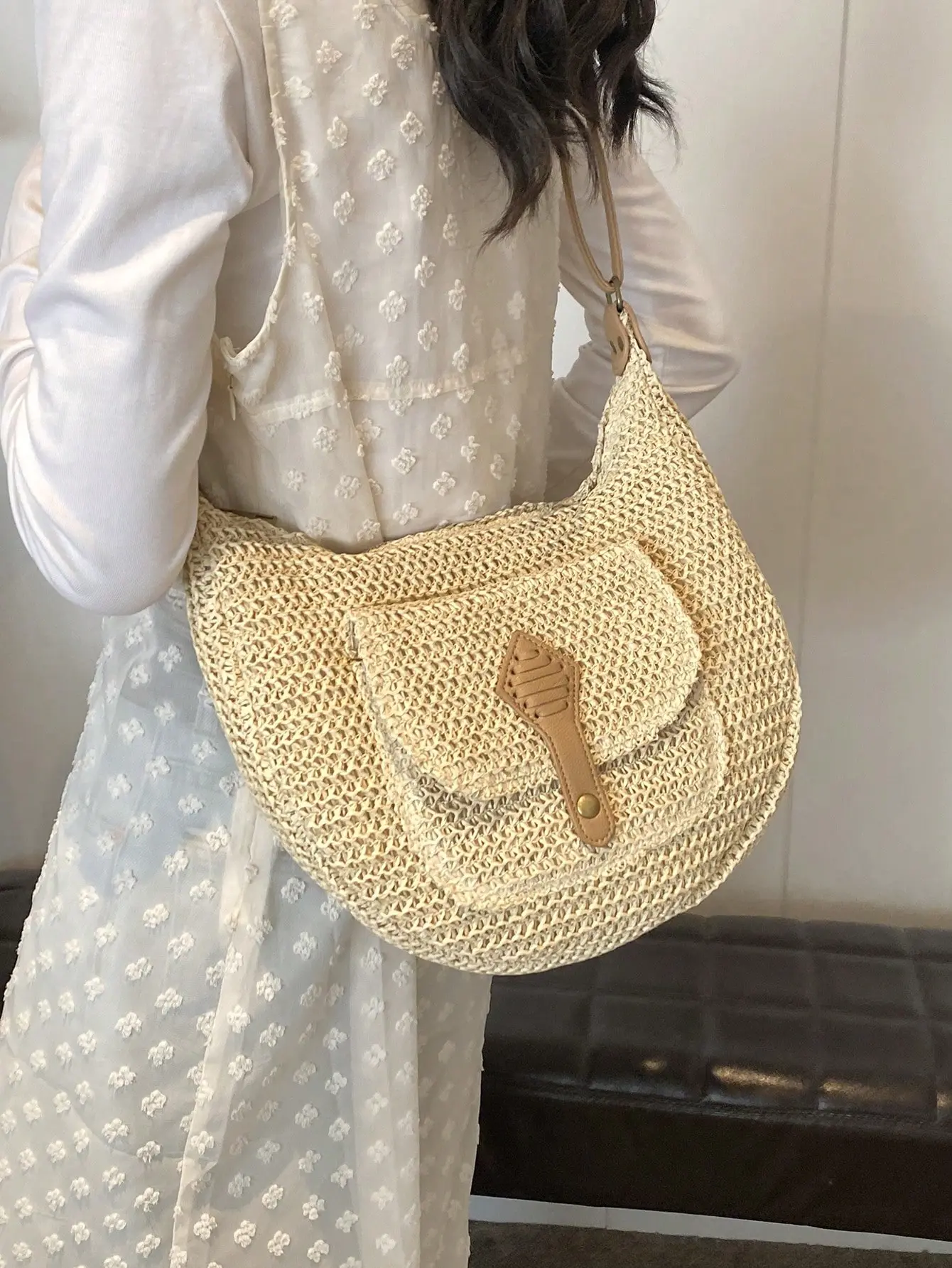 New Fashionable Straw Bag Shoulder Bag New Trendy Shoulder Crossbody Bag Women's Versatile Straw Saddle Bag