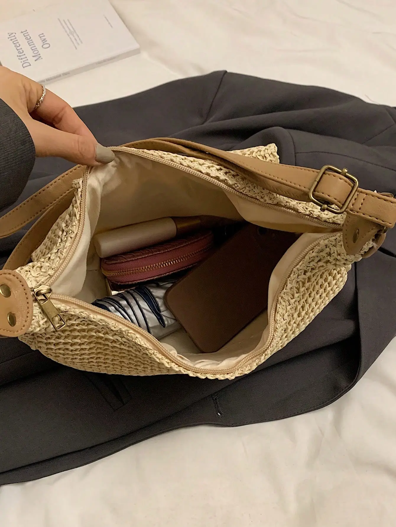 New Fashionable Straw Bag Shoulder Bag New Trendy Shoulder Crossbody Bag Women's Versatile Straw Saddle Bag