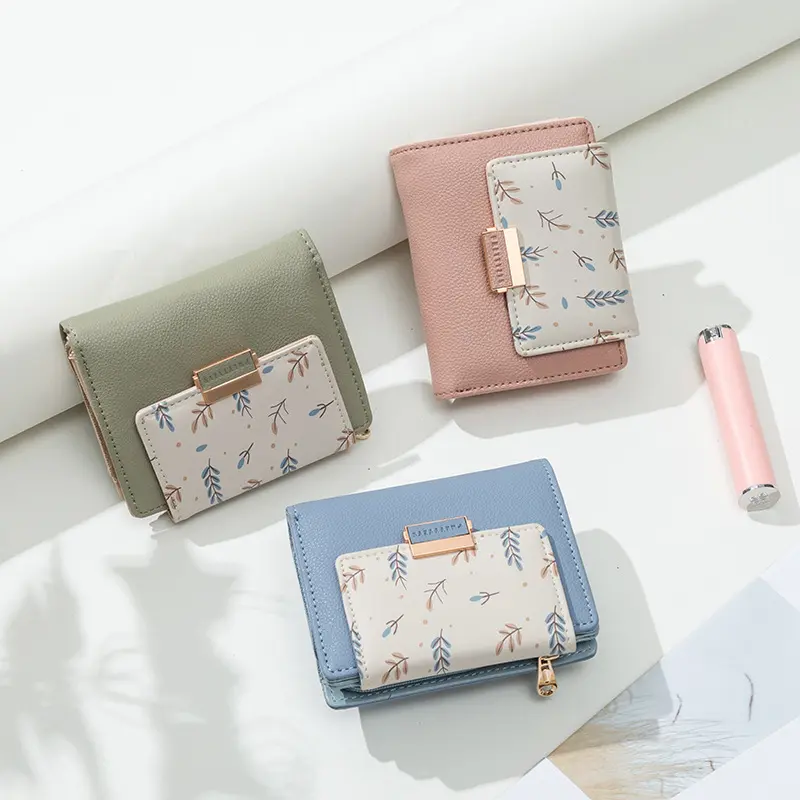 Wallet short summer new Internet celebrity short folding purse female cute Japanese girl heart small purse Female coin purse zip