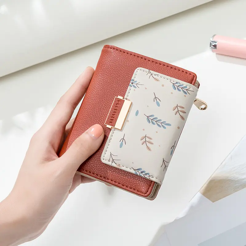 Wallet short summer new Internet celebrity short folding purse female cute Japanese girl heart small purse Female coin purse zip