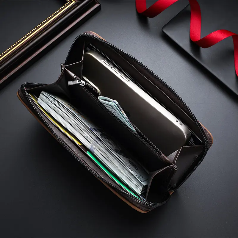 New men's wallet made of crazy horse leather with retro style from Europe and America PU zipper bag fashionable short card bag a