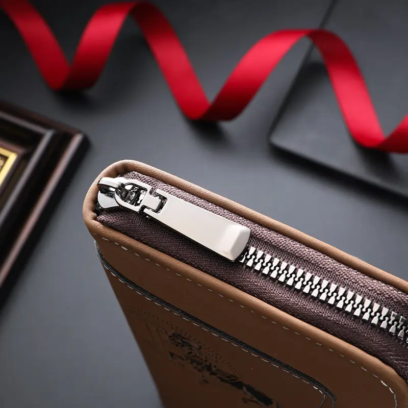 New men's wallet made of crazy horse leather with retro style from Europe and America PU zipper bag fashionable short card bag a