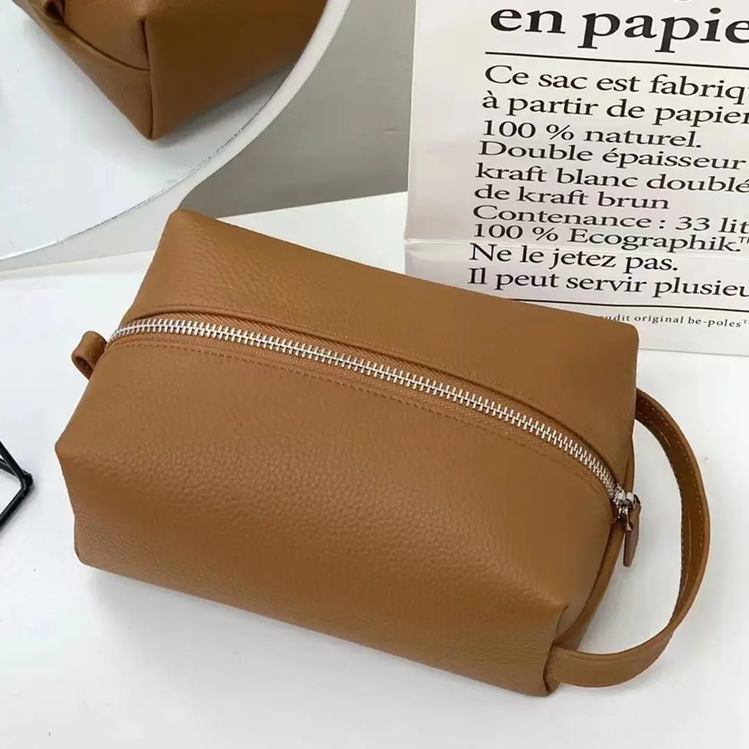 Customized Letters  Cow Leather High Quality Wash Bag Large Capacity Genuine Leather Travel Portable Cosmetic Bag For Women