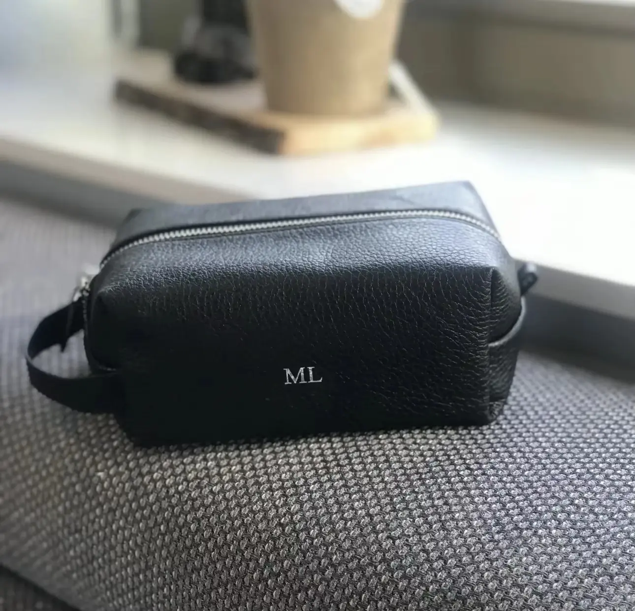 Customized Letters  Cow Leather High Quality Wash Bag Large Capacity Genuine Leather Travel Portable Cosmetic Bag For Women