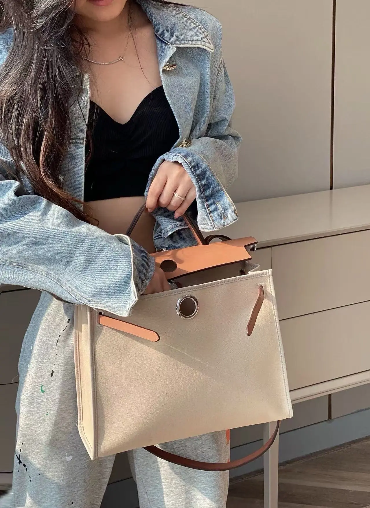 Luxury waterproof canvas splicing large capacity women's handbag 2025 new leather countercolor shoulder bag crossbody bag