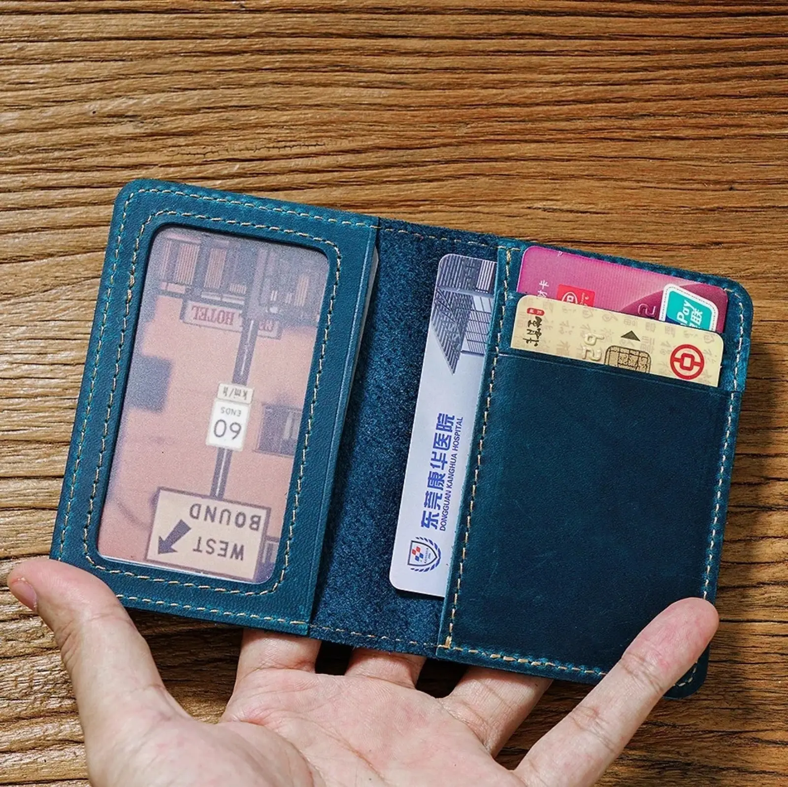 Genuine Leather Bifold Card Holder Vintage Minimalist Card Pocket Wallet Business Card Case with ID Window for Travel Gift