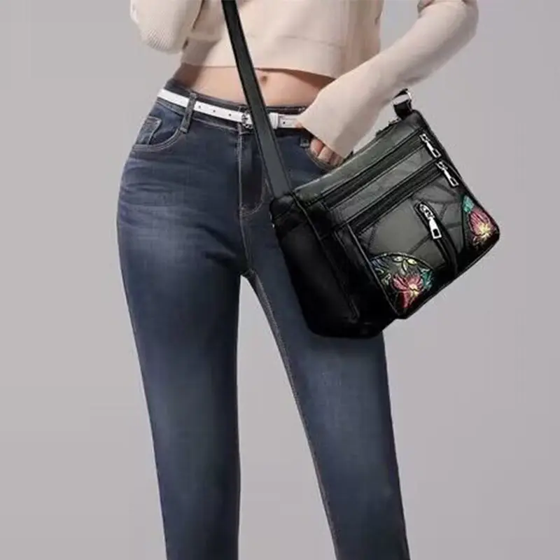 Soft texture women's handbag, new style, women's bag, large capacity, versatile women's briefcase [The zipper direction is rando