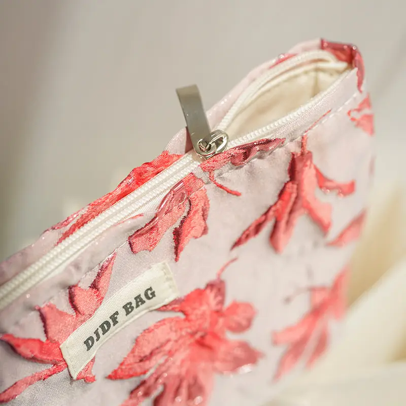 New red maple leaf women's makeup bag, portable large-capacity storage bag, travel toiletry bag, double-layer canvas inner bag
