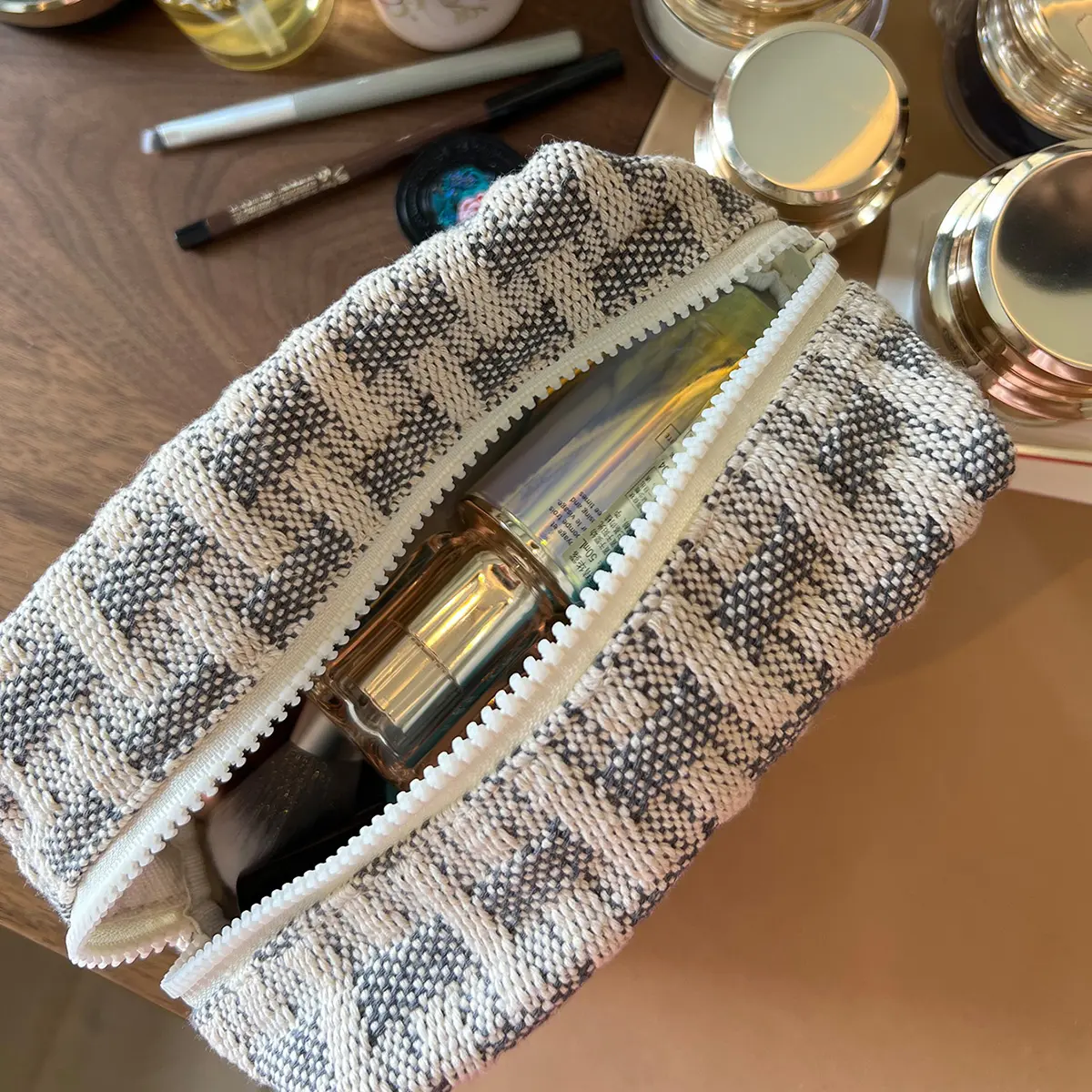 Classic Plaid Multifunctional Three-dimensional Makeup Bag with Large Capacity