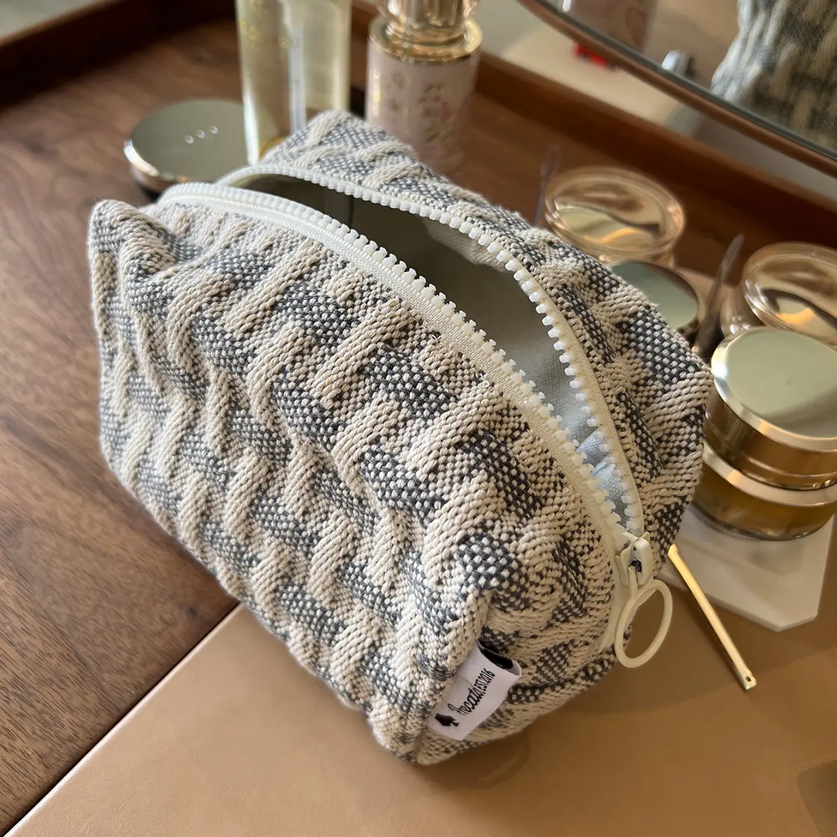 Classic Plaid Multifunctional Three-dimensional Makeup Bag with Large Capacity