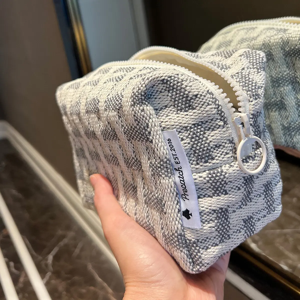 Classic Plaid Multifunctional Three-dimensional Makeup Bag with Large Capacity