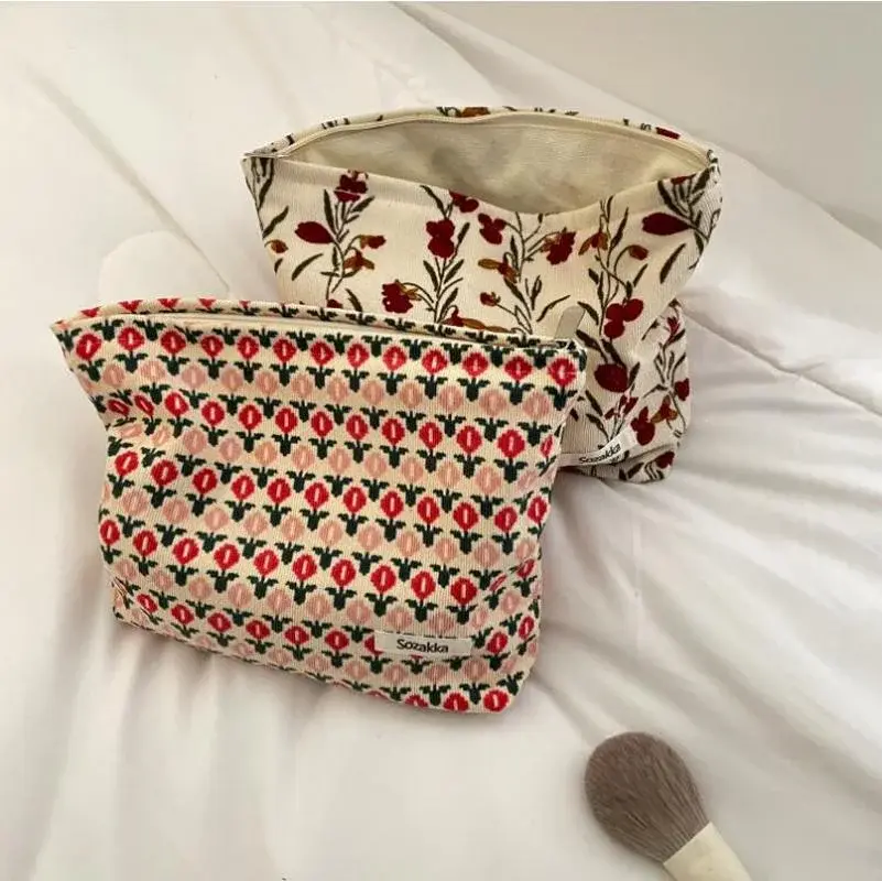 Travel Cosmetic Bag Beauty Storage Toiletry Bag Woman Toilet Wash Bag Girl Corduroy Makeup Bag Retro Flower Print Cosmetic Case