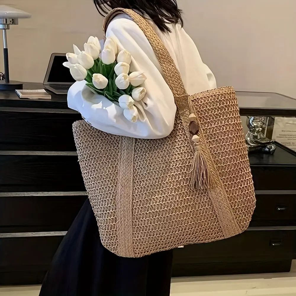 Straw woven bag, women's new versatile large capacity commuting tote bag, fashionable and stylish vacation bag