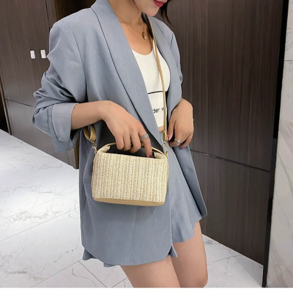Simple Crossbody Bag Large Capacity Straw Handbag Woven Lightweight Shoulder Bag For Outdoor Beach Shopping