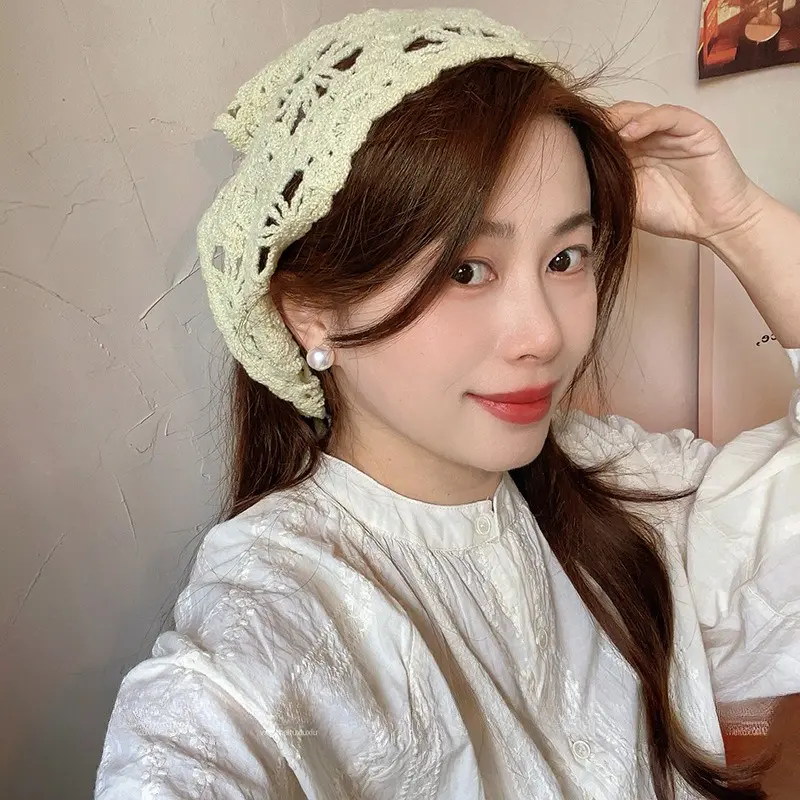 Fashion Knitted Headscarf Hat French Pastoral Style Triangle Headband Handmade Crochet Headband Towel Retro Flower Headscarf