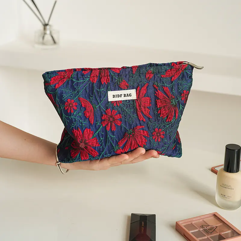 Women's Makeup Bag Red Flowers Large Capacity Zipper Design Cosmetic Lipstick Storage Bag Portable Toiletry Bag Travel Clutch