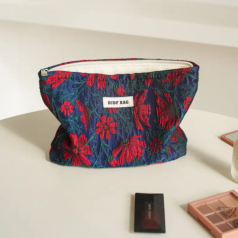 Women's Makeup Bag Red Flowers Large Capacity Zipper Design Cosmetic Lipstick Storage Bag Portable Toiletry Bag Travel Clutch