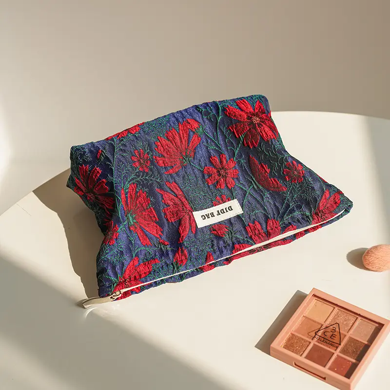 Women's Makeup Bag Red Flowers Large Capacity Zipper Design Cosmetic Lipstick Storage Bag Portable Toiletry Bag Travel Clutch
